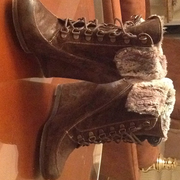Wedge suede ankle boots - Picture 2 of 4